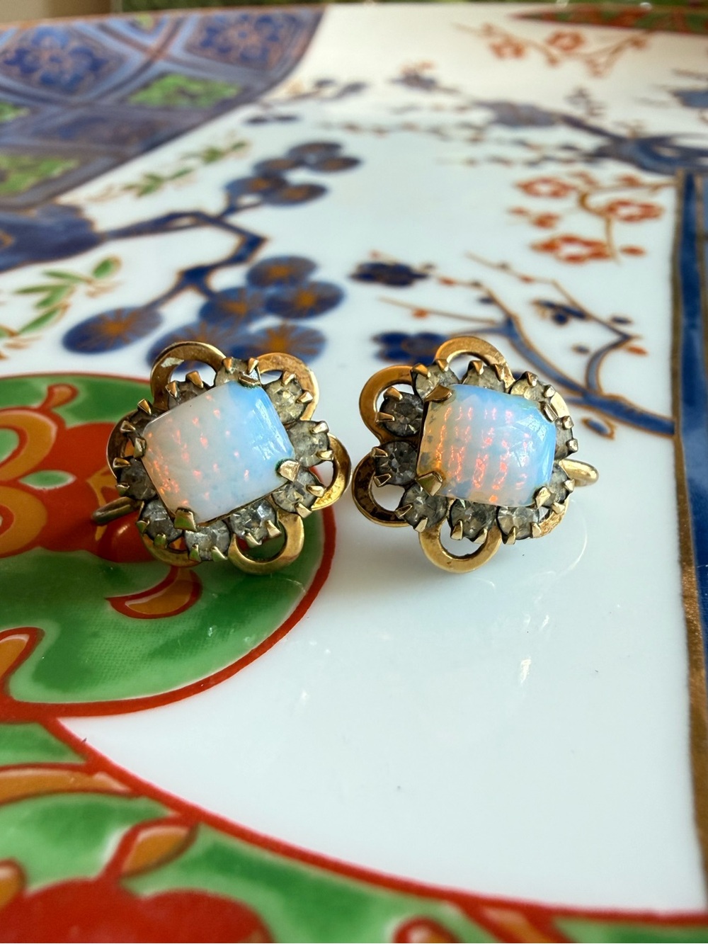 VTG Krementz Gold FilledOpalescent Halo Screw Back Earrings Victorian Revival